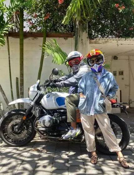 Potret mesra Enno Lerian dan suami © Instagram/@ennolerian_