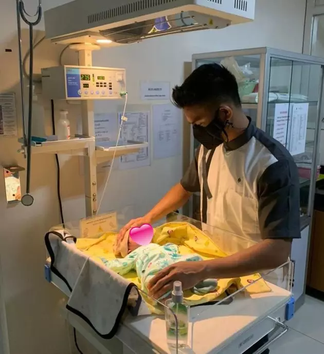 momen Rizki momong anak Instagram