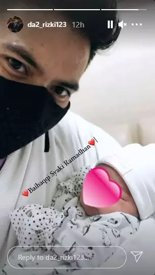 momen Rizki momong anak Instagram