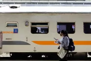 Ini 5 Keuntungan beli tiket kereta api secara online, nggak ribet