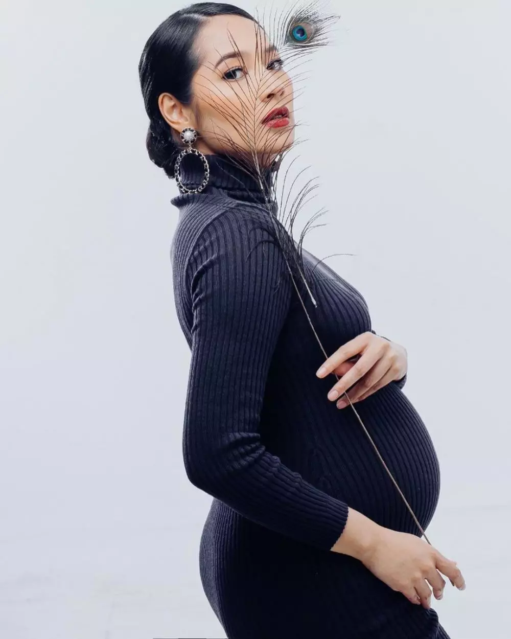 maternity shoot Niken Anjani © berbagai sumber