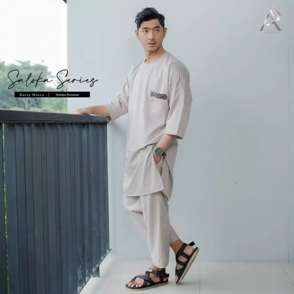 Arya Saloka jadi model busana muslim © 2021 brilio.net Instagram