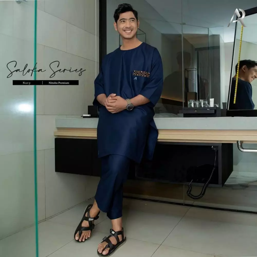 Arya Saloka jadi model busana muslim © 2021 brilio.net Instagram