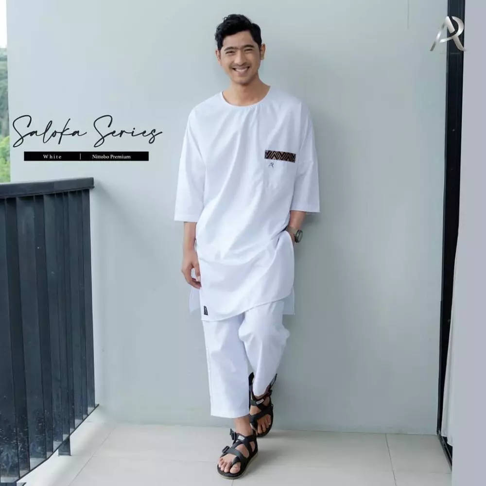 Arya Saloka jadi model busana muslim © 2021 brilio.net Instagram