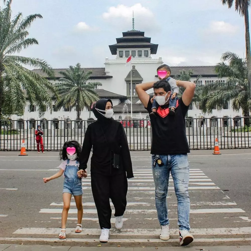 tantri liburan keluarga di bandung Berbagai sumber