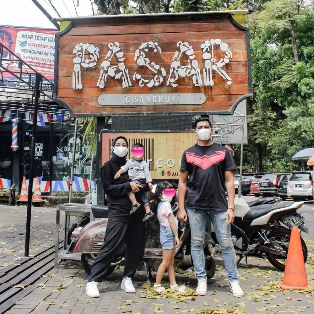 tantri liburan keluarga di bandung Berbagai sumber