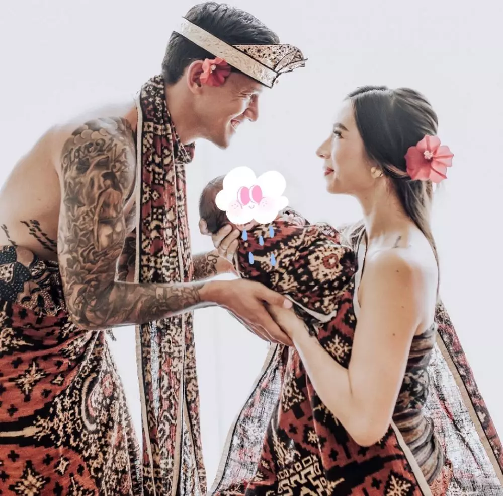 seleb hari galungan 2021 © 2021 brilio.net