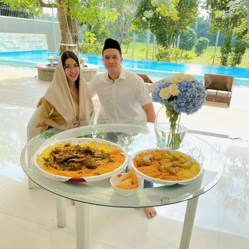 seleb setia temani pasangan jalani ibadah puasa © Instagram seleb setia temani pasangan jalani ibadah puasa © Instagram