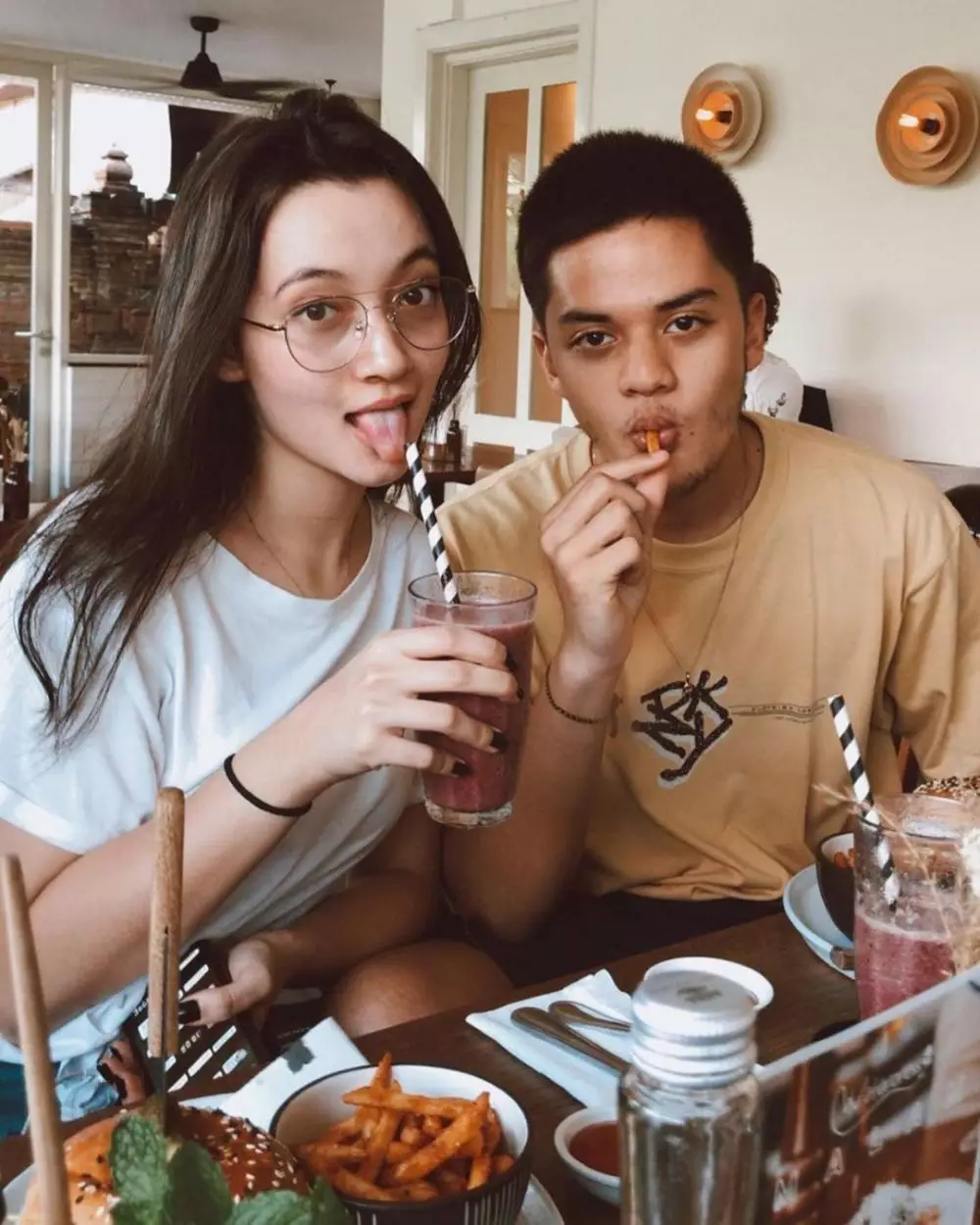 seleb setia temani pasangan jalani ibadah puasa © Instagram seleb setia temani pasangan jalani ibadah puasa © Instagram