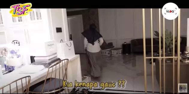 Irwansyah dan zaskian sahur bareng anaknya Berbagai sumber