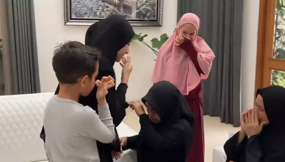 Kartika Putri dan keluarga ke Yaman © 2021 brilio.net