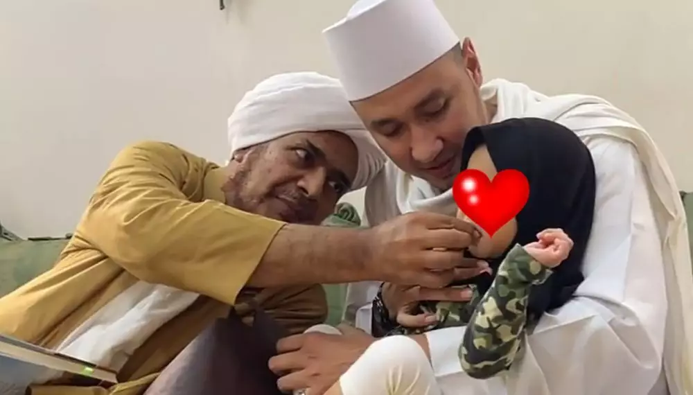 Kartika Putri dan keluarga ke Yaman © 2021 brilio.net