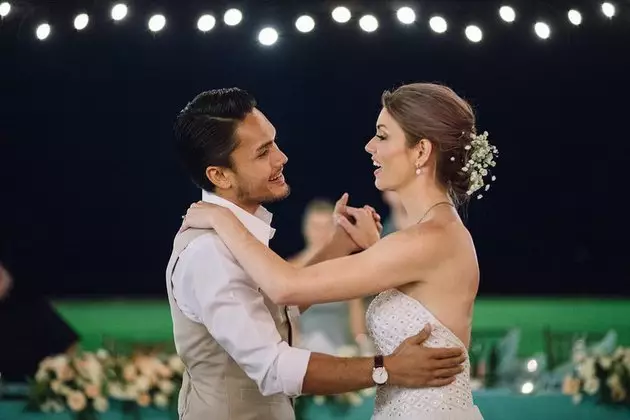 potret seleb saat menikah dengan bule © 2021 brilio.net