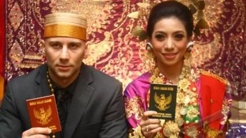 potret seleb saat menikah dengan bule © 2021 brilio.net