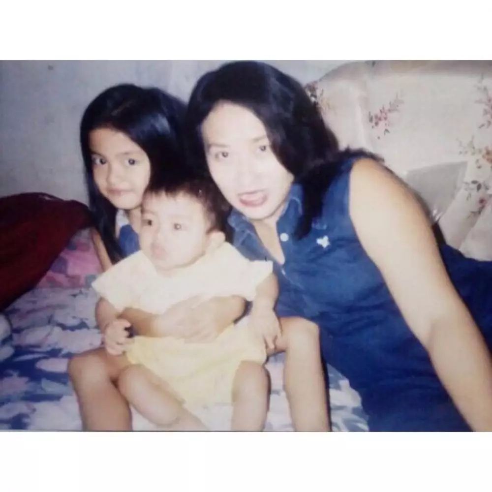 masa kecil ochi rosdiana © berbagai sumber