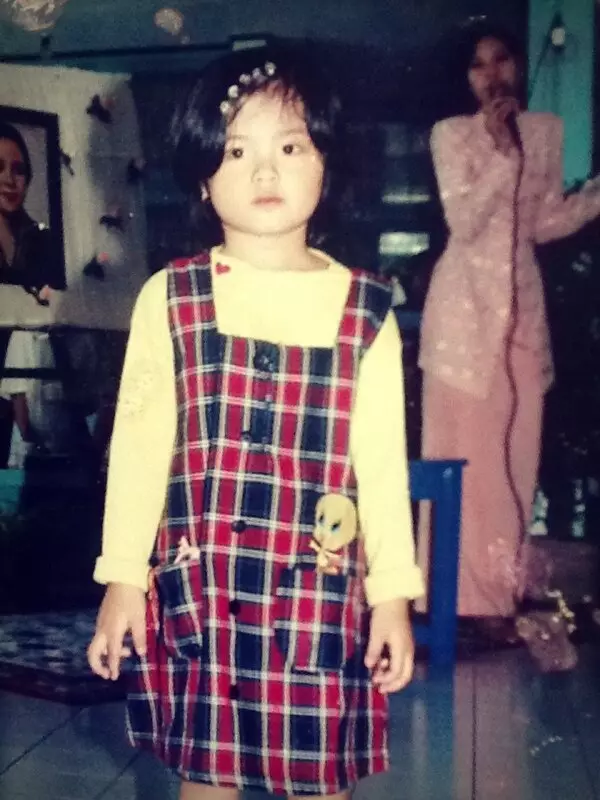 masa kecil ochi rosdiana © berbagai sumber