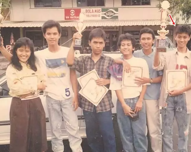 gitaris saat remaja © Instagram