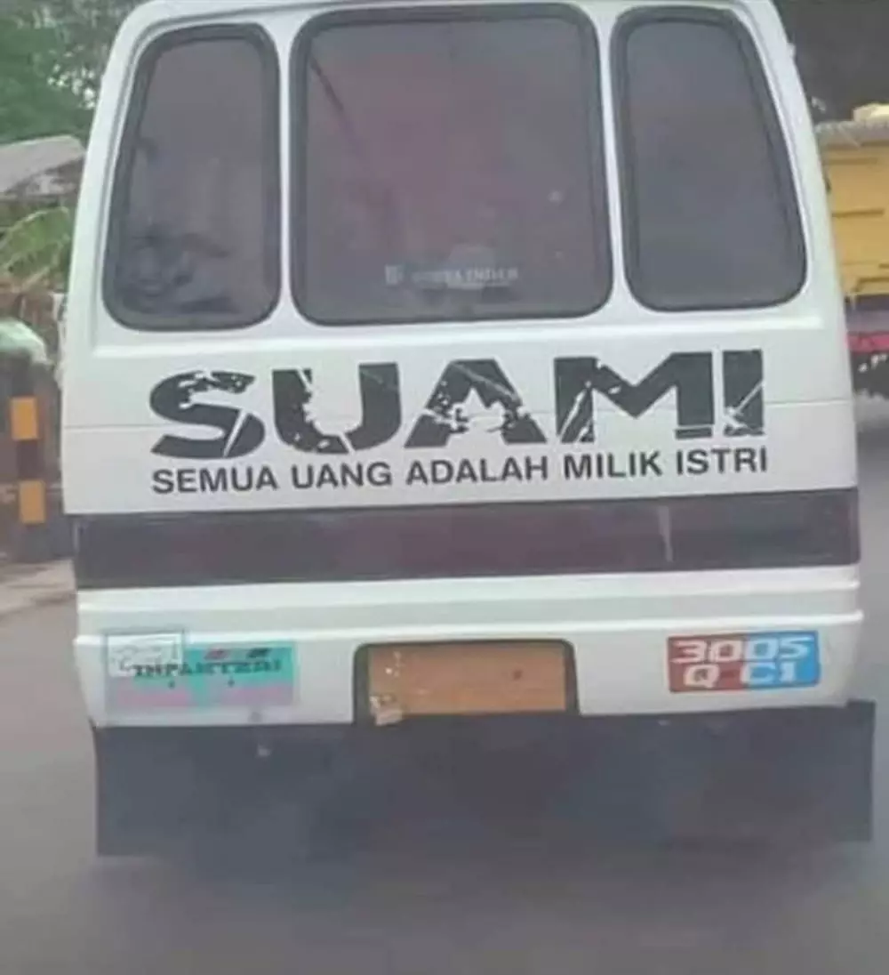 tulisan lucu di angkutan umum © Berbagai Sumber tulisan lucu di angkutan umum © Berbagai Sumber