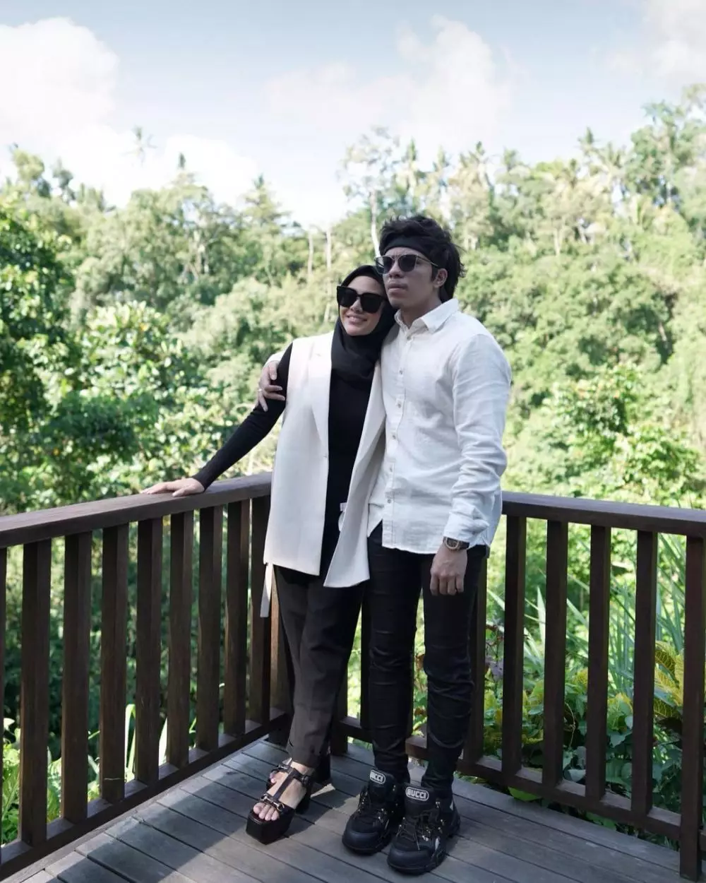 Aurel berhijab bulan madu © Instagram