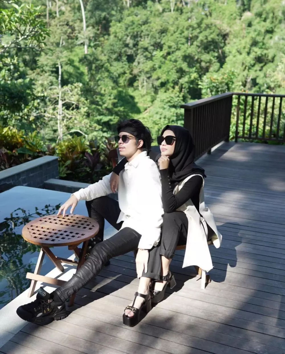 Aurel berhijab bulan madu © Instagram