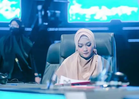 potret terbaru sulis cinta rasul Berbagai sumber