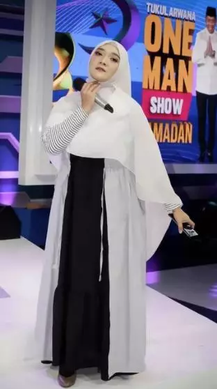 potret terbaru sulis cinta rasul Berbagai sumber