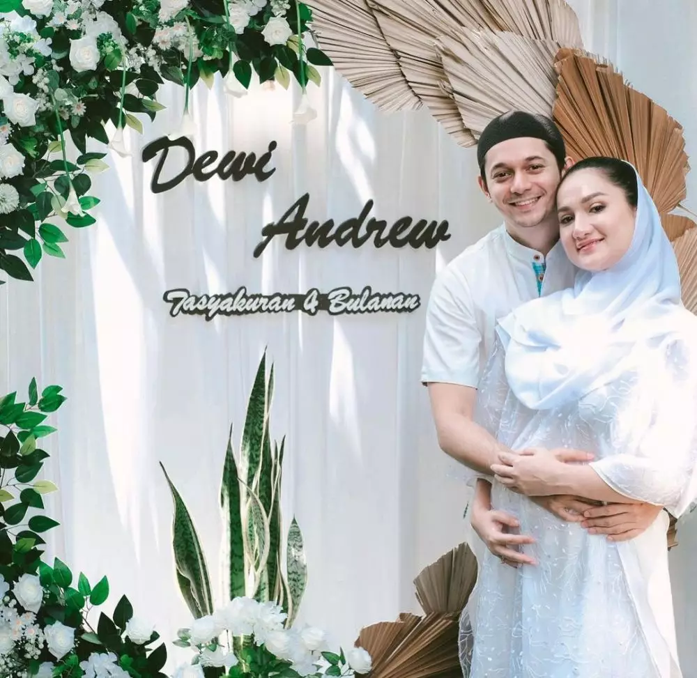 Potret perjalanan kehamilan Tengku Dewi hingga melahirkan Instagram/@tengkudewiputri_tdp Potret perjalanan kehamilan Tengku Dewi hingga melahirkan Instagram/@tengkudewiputri_tdp