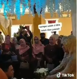 wanita tak menyangka berjodoh dengna teman SMA Berbagai sumber wanita tak menyangka berjodoh dengna teman SMA Berbagai sumber