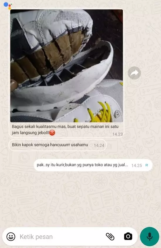 Chat komplain ke kurir © Twitter