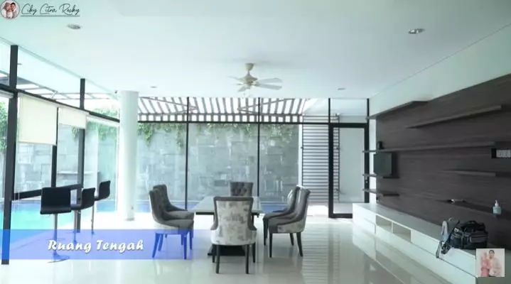 rumah Citra sebelum renovasi © YouTube rumah Citra sebelum renovasi © YouTube