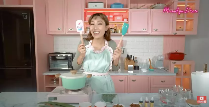 Penampakan dapur baru Ayu Dewi YouTube dan Instagram Penampakan dapur baru Ayu Dewi YouTube dan Instagram