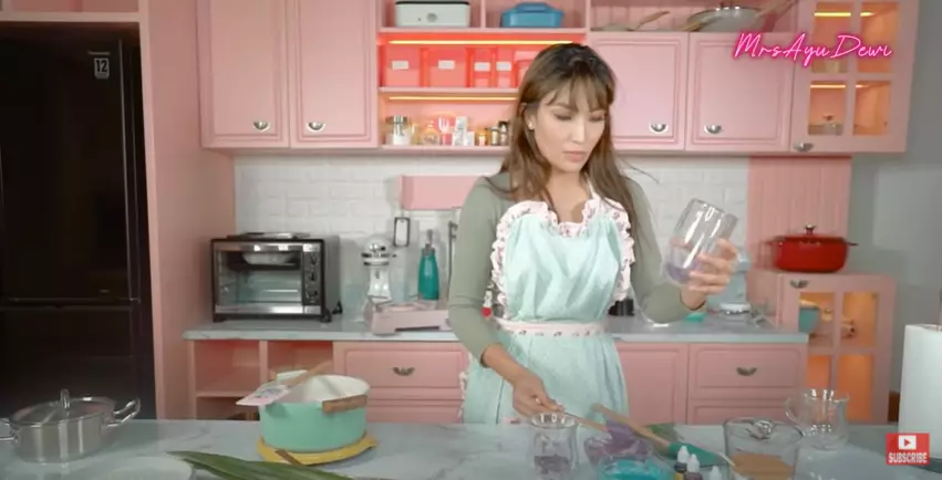 Penampakan dapur baru Ayu Dewi YouTube dan Instagram Penampakan dapur baru Ayu Dewi YouTube dan Instagram