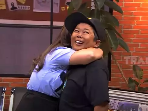 momen pertemuan Adul dan Kiky Saputri © YouTube/TRANS7 OFFICIAL