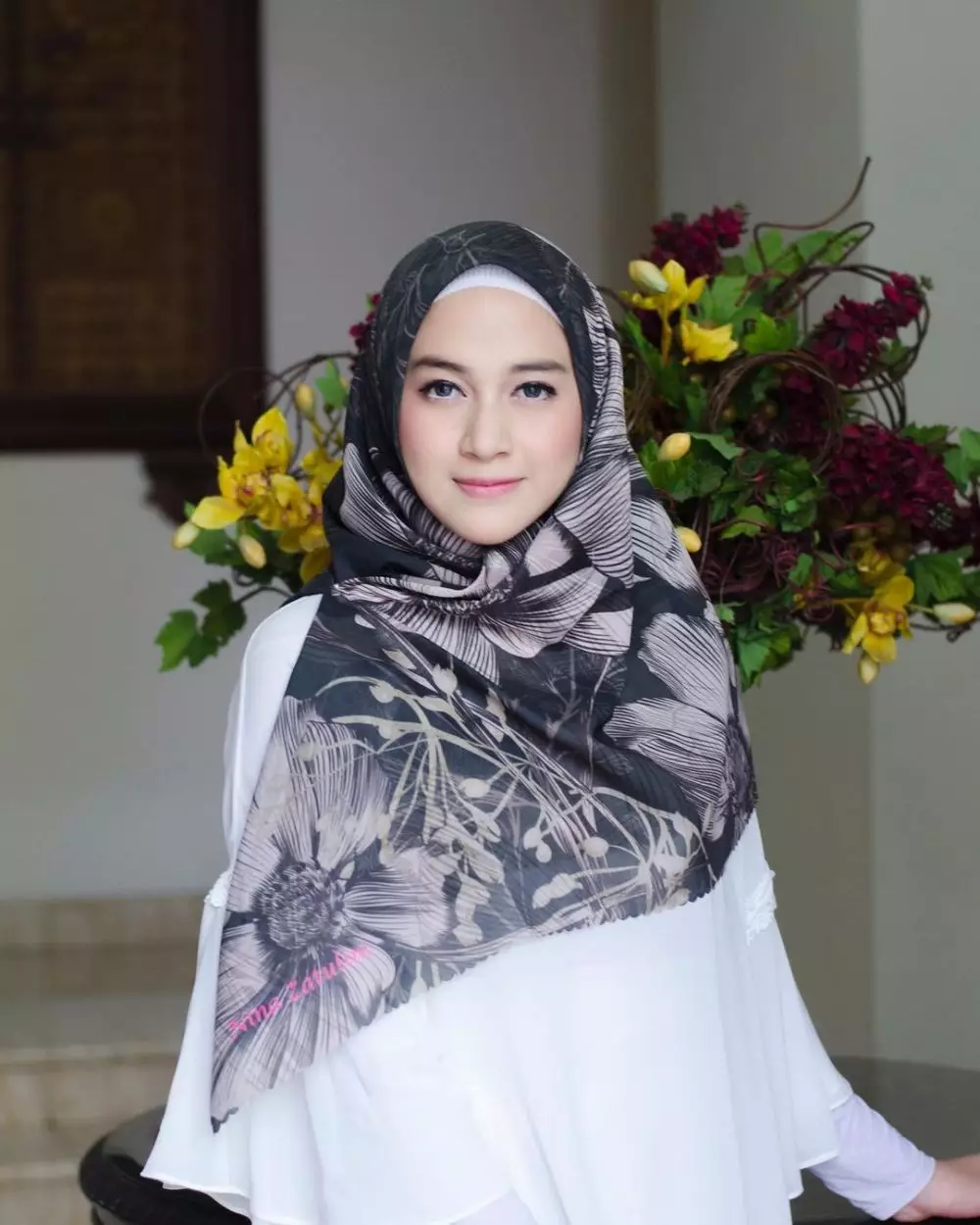 Potret Nina Zatulini bermakeup tebal © 2021 brilio.net Potret Nina Zatulini bermakeup tebal © 2021 brilio.net