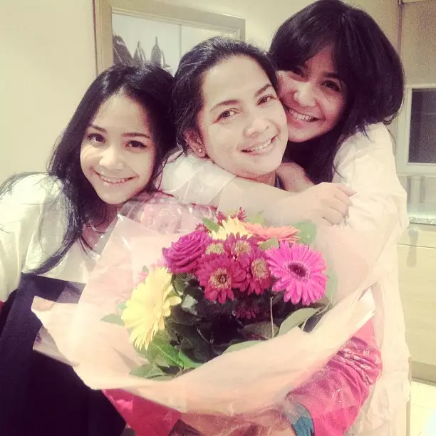 Gigi dan Caca sedari kecil © Instagram Gigi dan Caca sedari kecil © Instagram