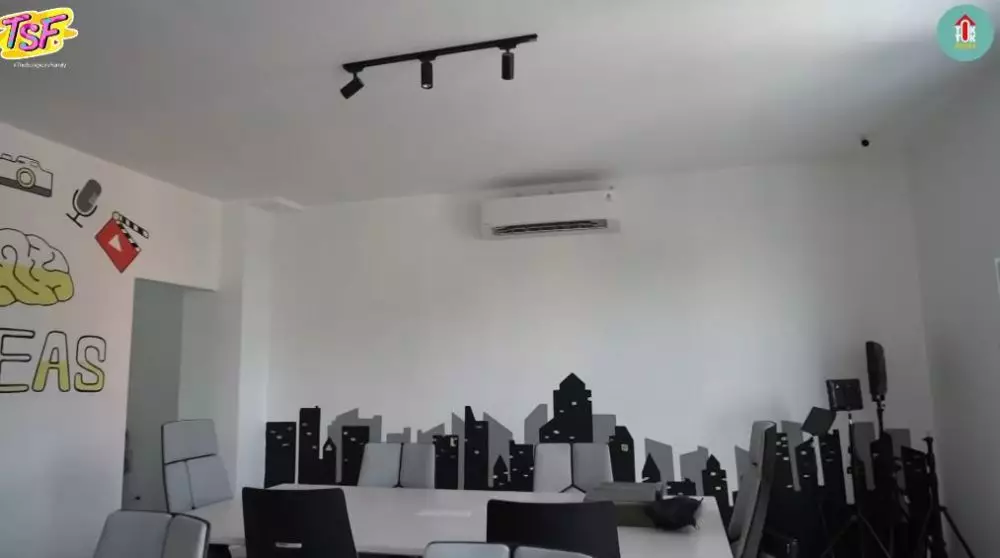 15 potret rumah baru Kia © YouTube