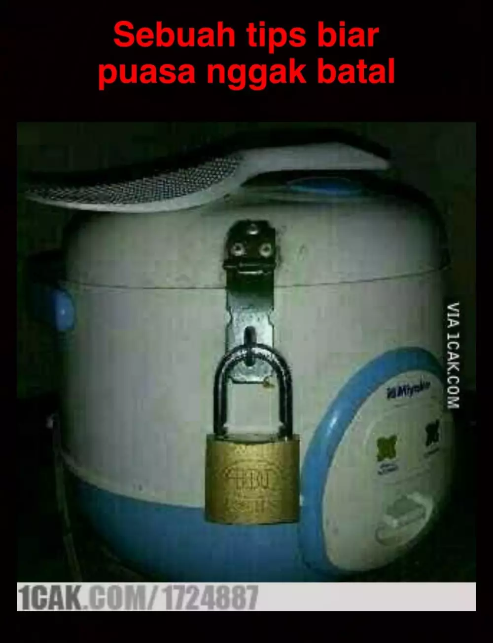 Meme lucu batal puasa © berbagai sumber Meme lucu batal puasa © berbagai sumber