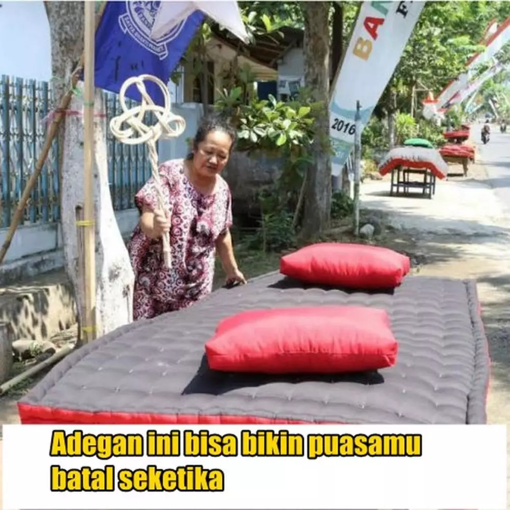 meme nunggu bedug © Berbagai Sumber