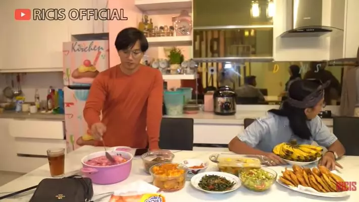 takjil 7 seleb © 2021 brilio.net takjil 7 seleb © 2021 brilio.net