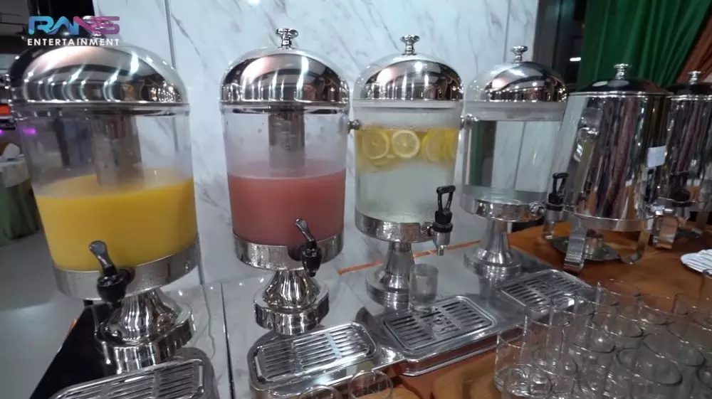 buka puasa Rieta Amilia © YouTube