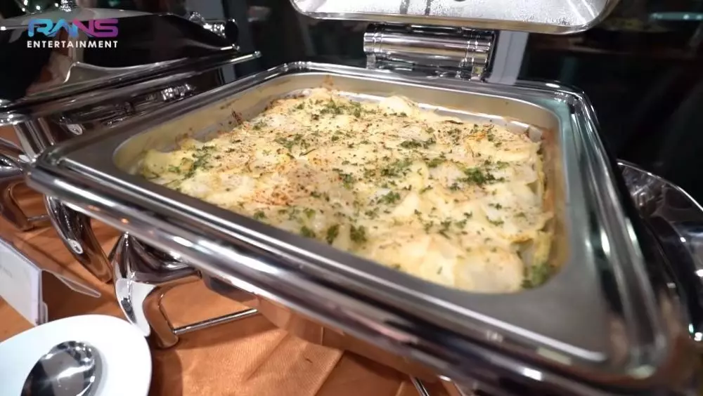 buka puasa Rieta Amilia © YouTube