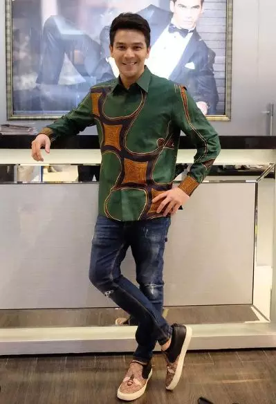 potret Jonathan Frizzy tampak menawan © Instagram/@ijonkfrizzy