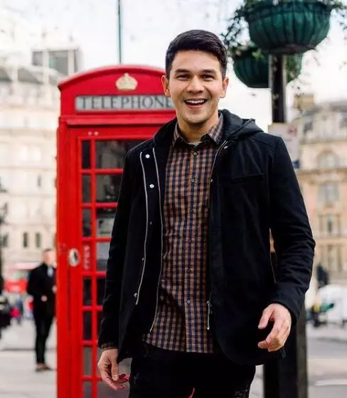 potret Jonathan Frizzy tampak menawan © Instagram/@ijonkfrizzy