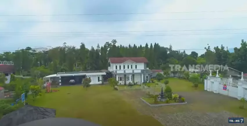 Potret rumah mewah Irene Sukandar YouTube dan Instagram