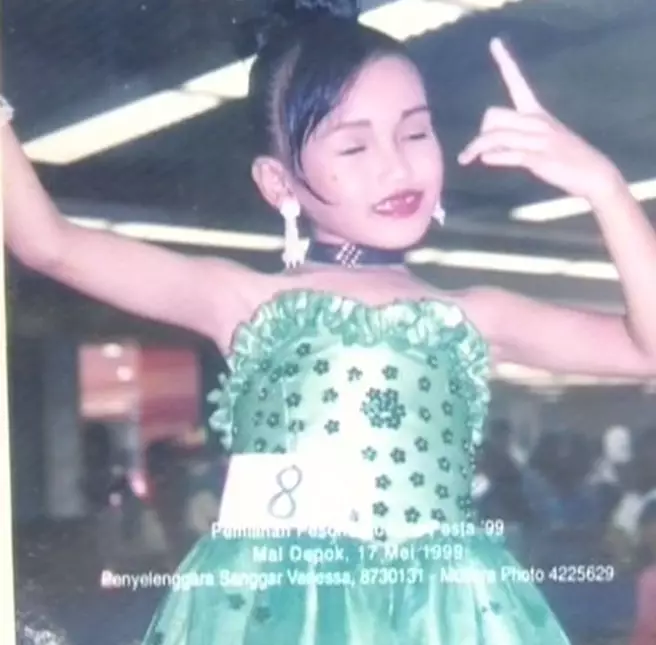 Ayu Ting Ting makeup  © 2021 brilio.net