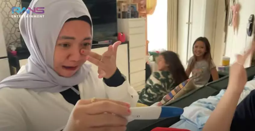 reaksi haru keluarga Nagita Slavina YouTube dan Instagram