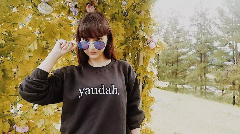 Potret Angelica Simperler dengan tampilan berponi © Instagram