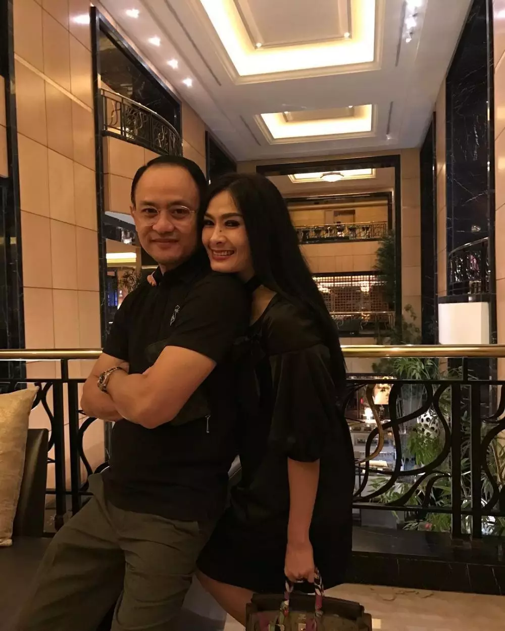 fakta pernikahan iis dahlia dan satrio © berbagai sumber