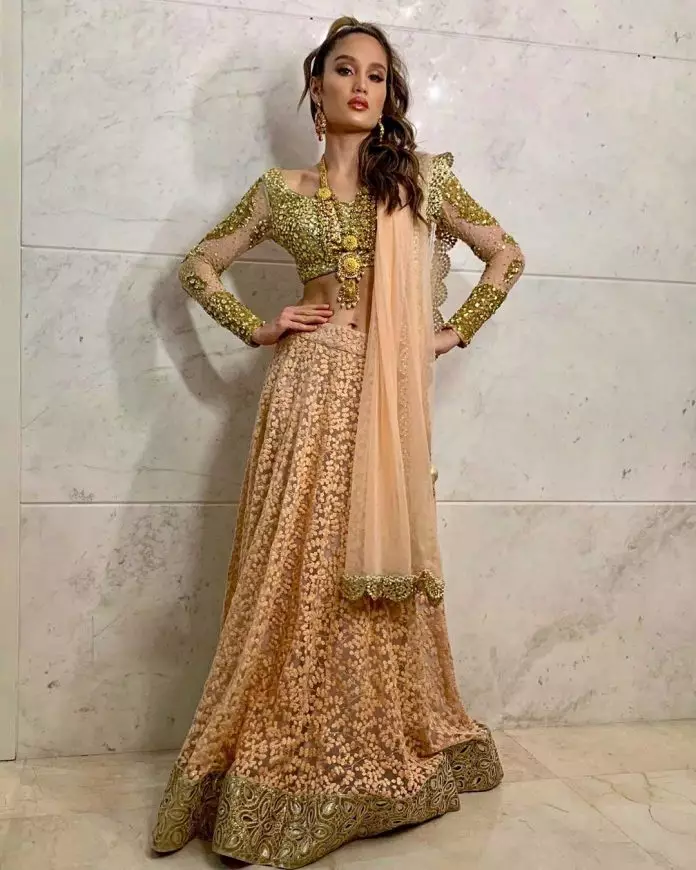 Potret cantik Cinta Laura bergaya ala India © Instagram/@claurakiehl Potret cantik Cinta Laura bergaya ala India © Instagram/@claurakiehl