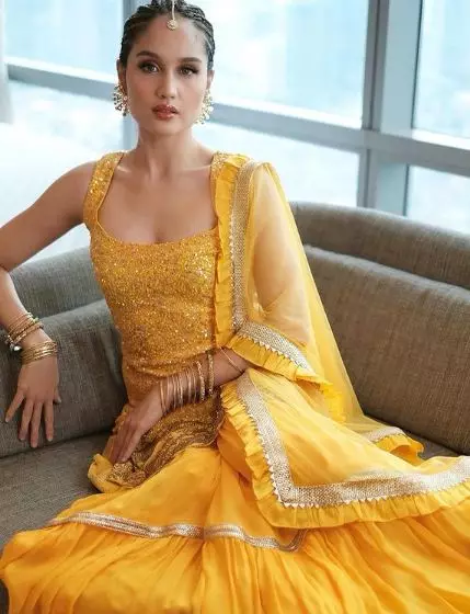 Potret cantik Cinta Laura bergaya ala India © Instagram/@claurakiehl Potret cantik Cinta Laura bergaya ala India © Instagram/@claurakiehl